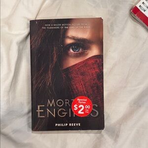 Mortal Engines Book with Striking Cover